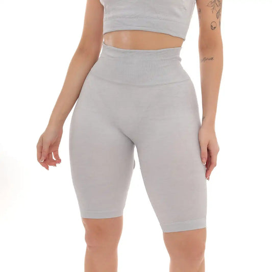 Conjunto Fitness Top e Bermuda Levanta Bumbum - Cinza Claro